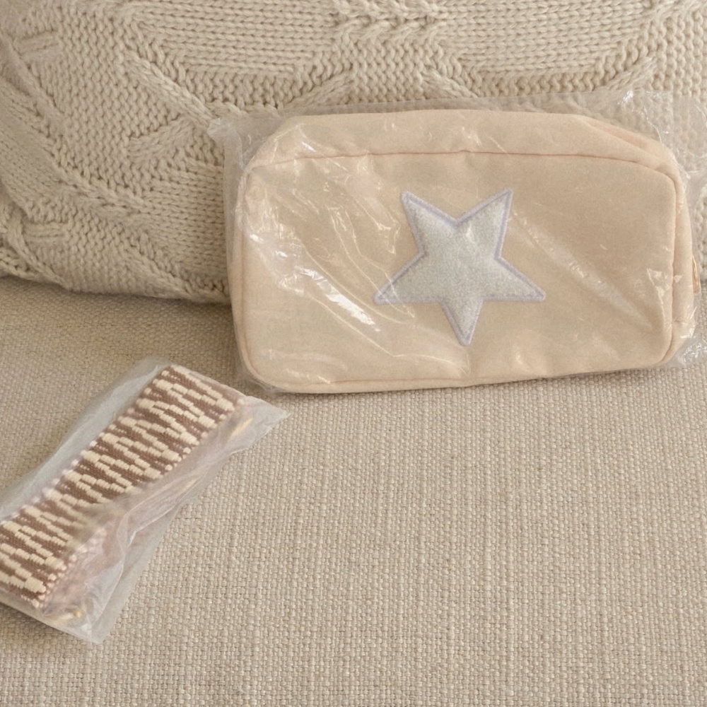 Bloc bag  in ivory w/ white star & adjustable crossbody or shoulder  strap NEW - Picture 8 of 16